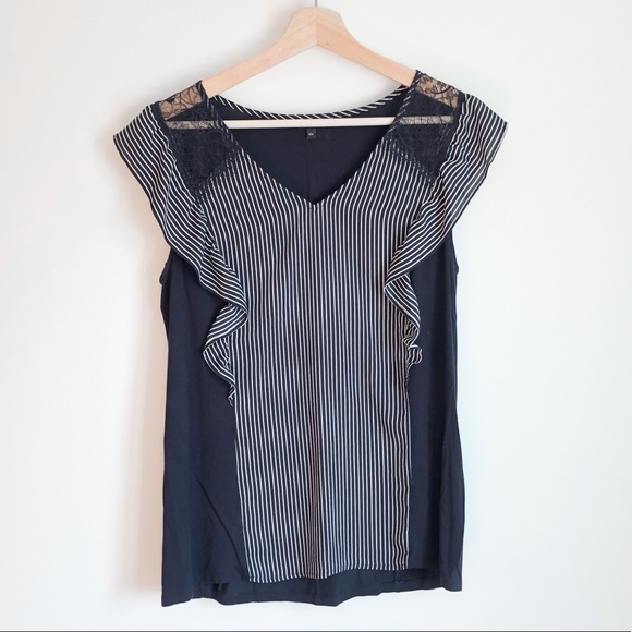RW&Co navy stripes sleeveless blouse Sz. M - Picture 3 of 3